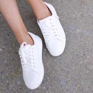 BRAND NEW NEVER WORN Sam Edelman Ethyl Sneaker Size 9